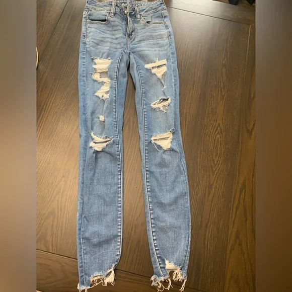 American Eagle distressed jeans - Picture 1 of 7